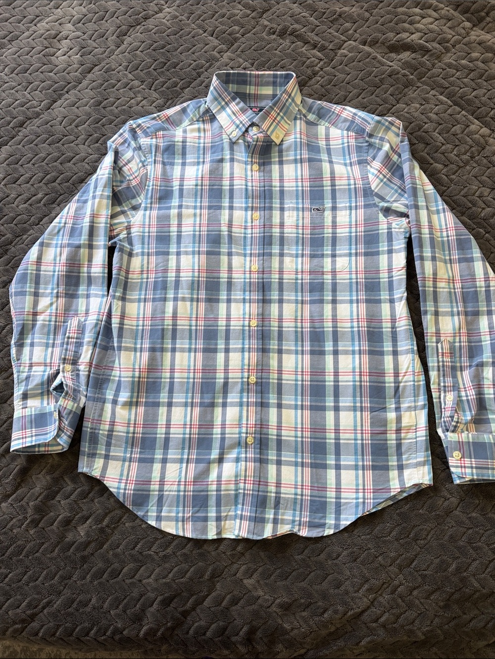 Vineyard Vines Men's Blue and White Plaid Button-Down Shirt Size Medium